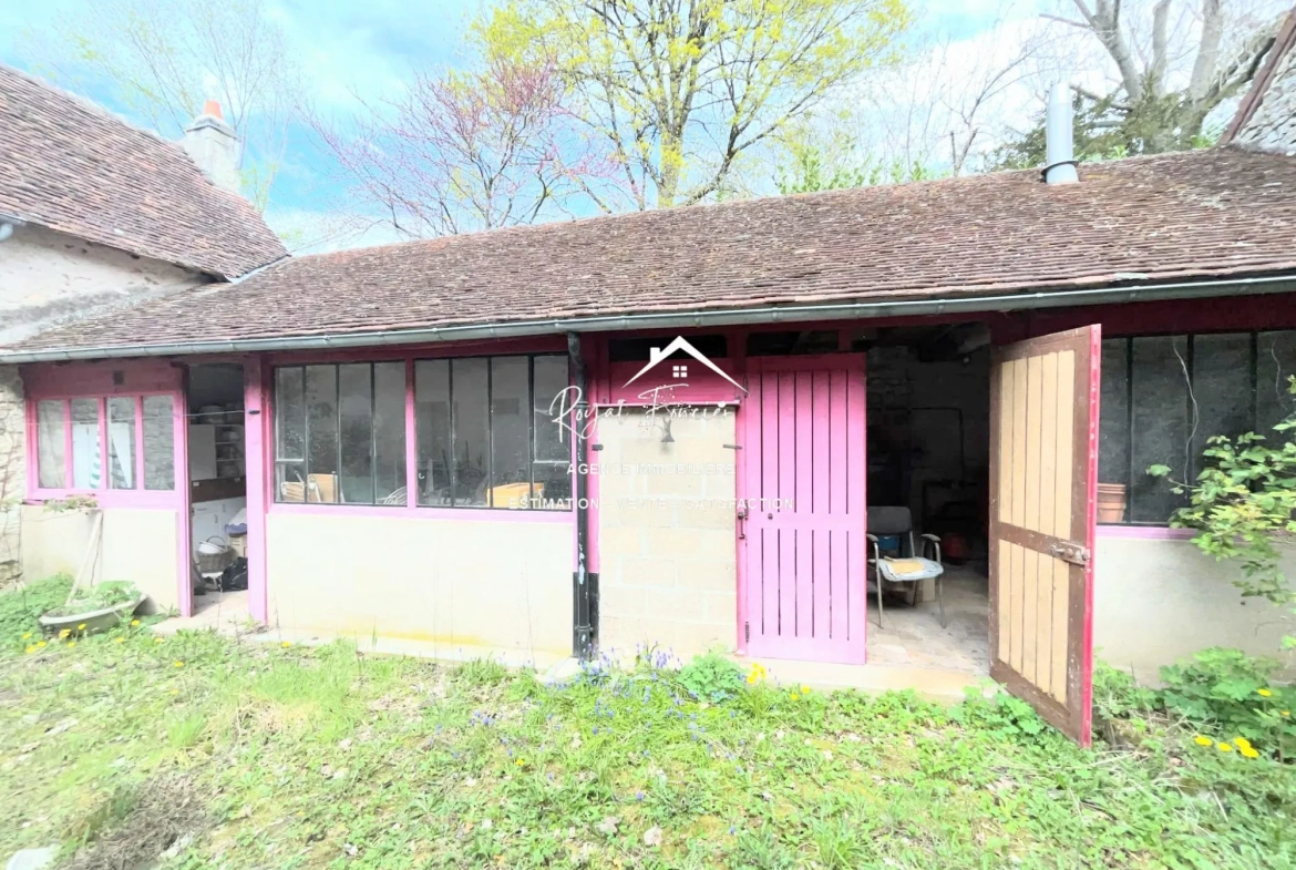 Dépendance  Charmante maison de ville à Yzeures-sur-Creuse à restaurer, 102 m² 