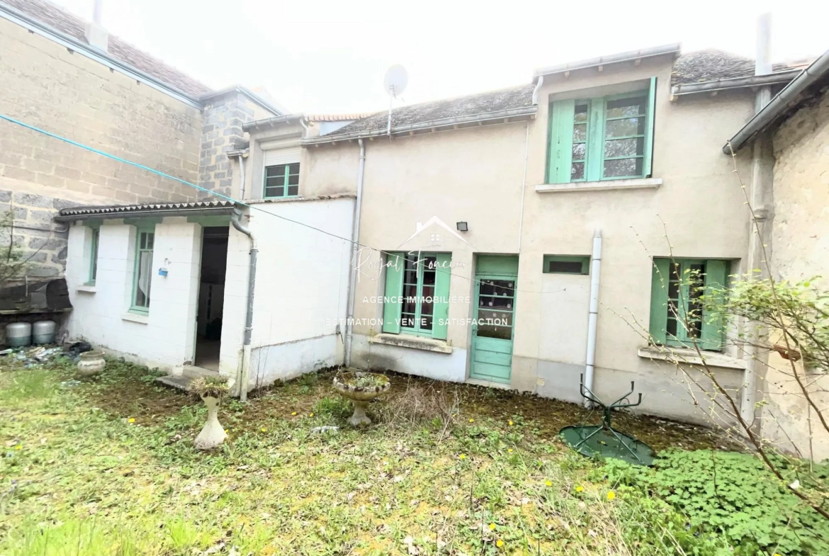 Vue arrière  Charmante maison de ville à Yzeures-sur-Creuse à restaurer, 102 m² 