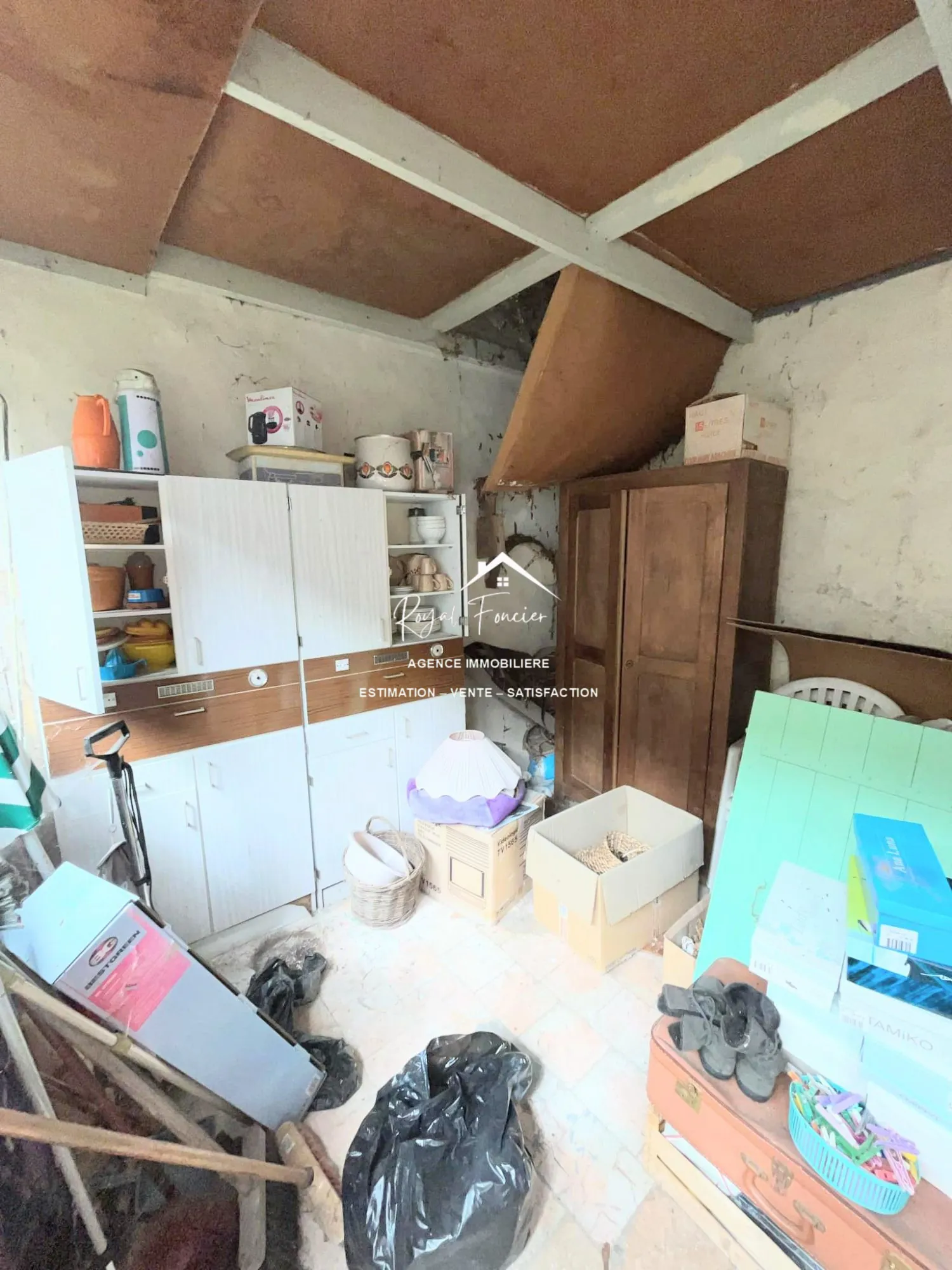 Charmante maison de ville à Yzeures-sur-Creuse à restaurer, 102 m² 