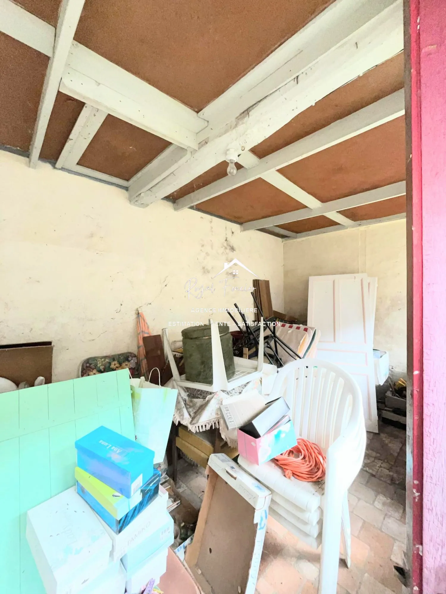 Charmante maison de ville à Yzeures-sur-Creuse à restaurer, 102 m² 
