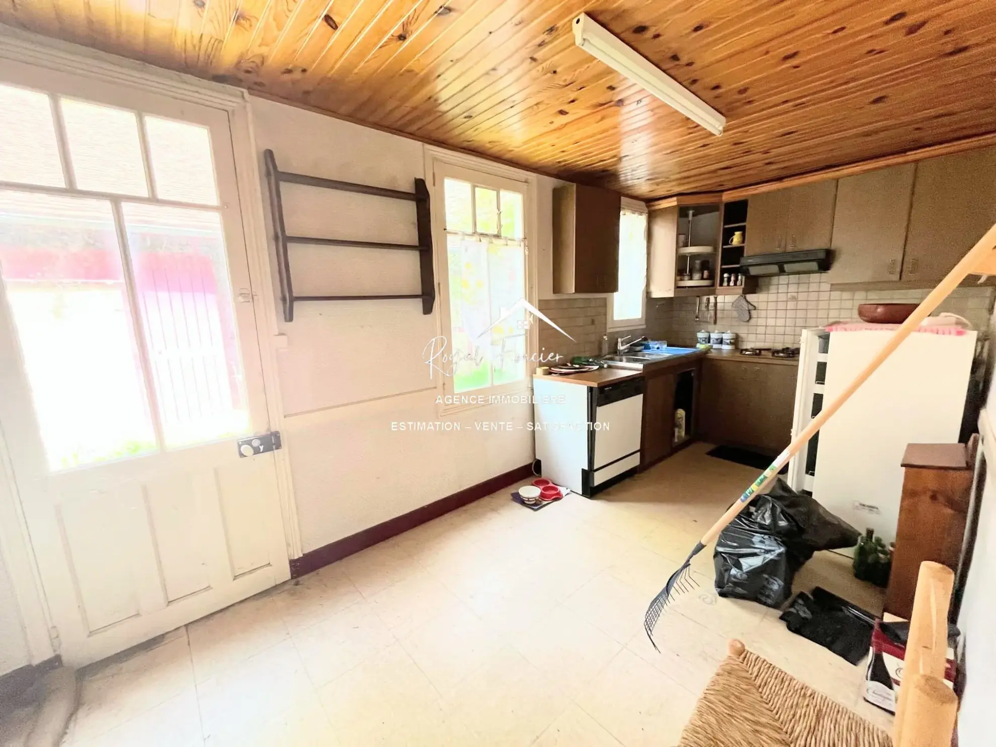 Cuisine suite  Charmante maison de ville à Yzeures-sur-Creuse à restaurer, 102 m² 