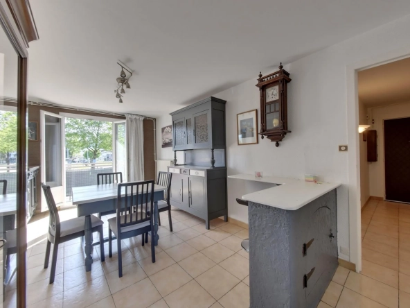 Appartement lumineux T4 de 71,93 m² proche campus et tramway à Grenoble