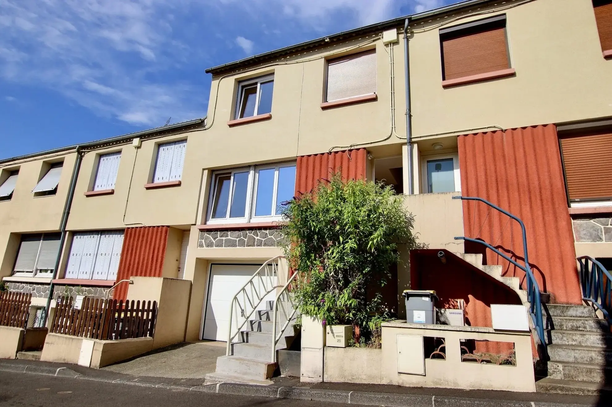 Maison de ville avec jardin et garage à Clermont-Ferrand – La Pradelle 