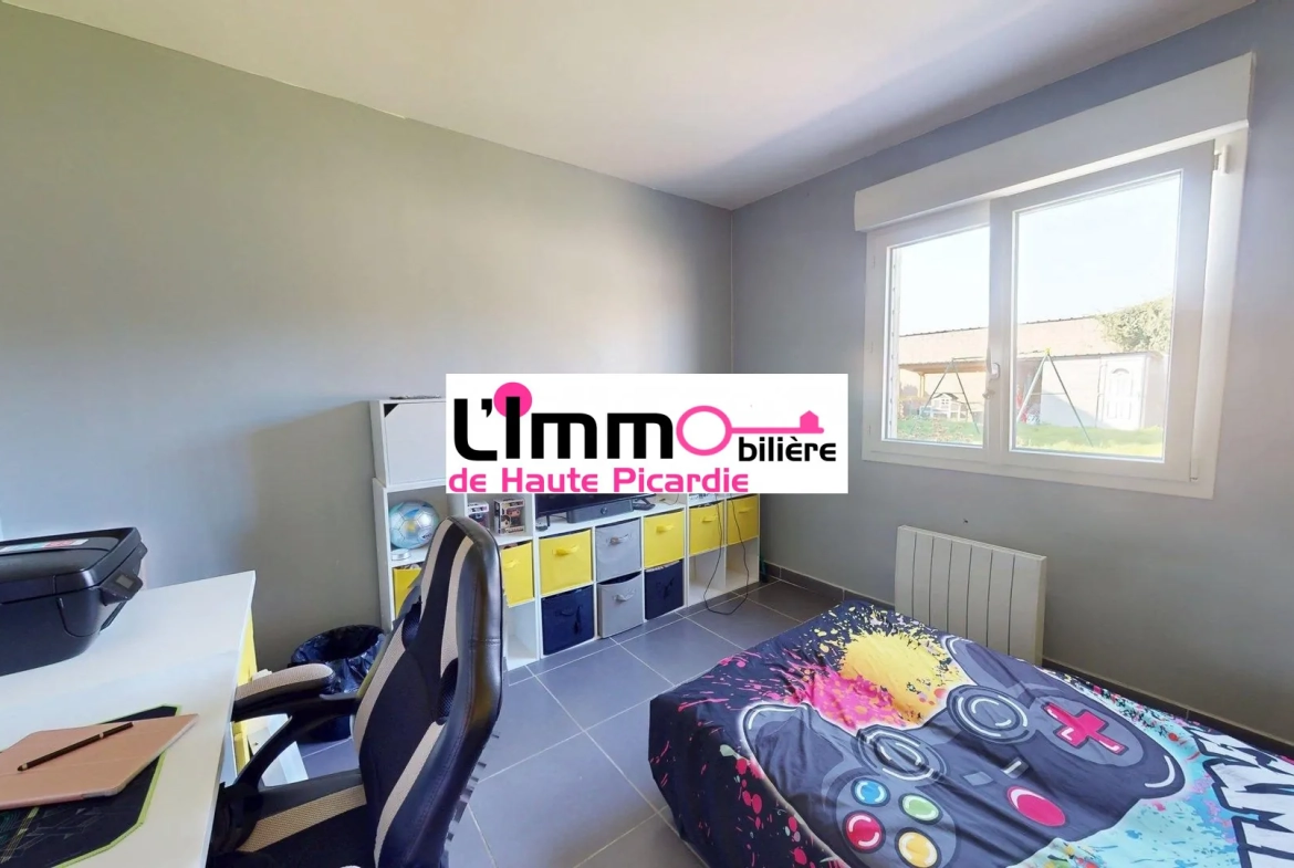 Chambre 1 Maison à vendre entre Chaulnes et Péronne avec 4 chambres, jardin clos, construction récente 