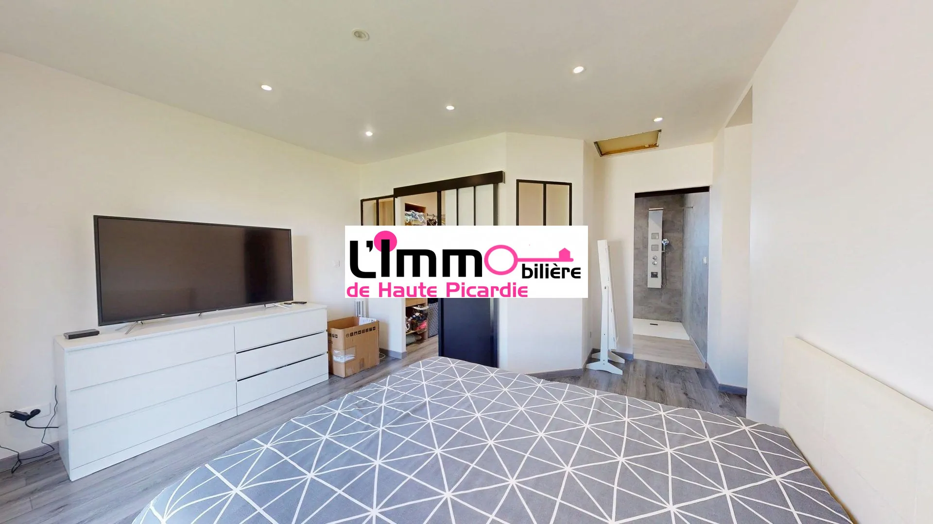 Suite parentale Maison à vendre entre Chaulnes et Péronne avec 4 chambres, jardin clos, construction récente 