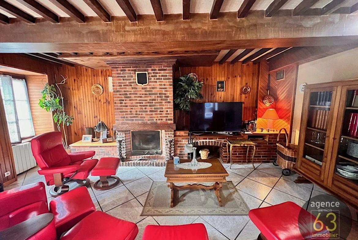 Belle bâtisse de 1920 en position dominante avec terrasse à Saint Dier d'Auvergne 