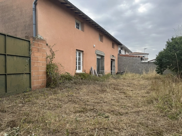 Maison à rénover de 138 m² avec jardin et garage à Seysses proche Saint Lys