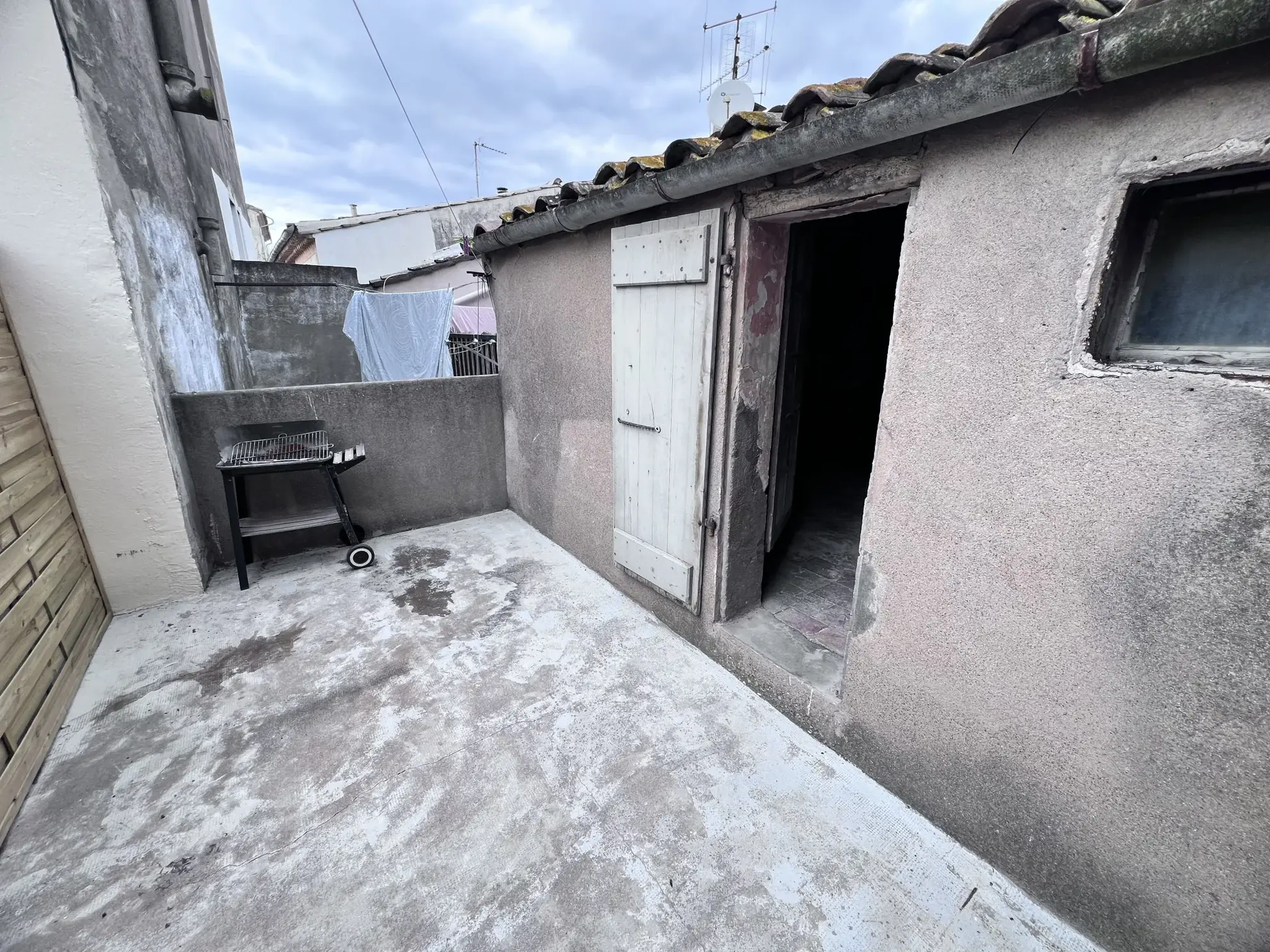 Maison de village rénovée à Montblanc de 107 m² avec terrasse 