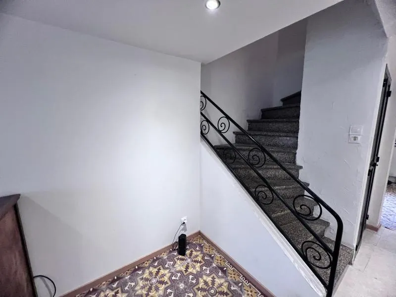 Maison de village rénovée à Montblanc de 107 m² avec terrasse 