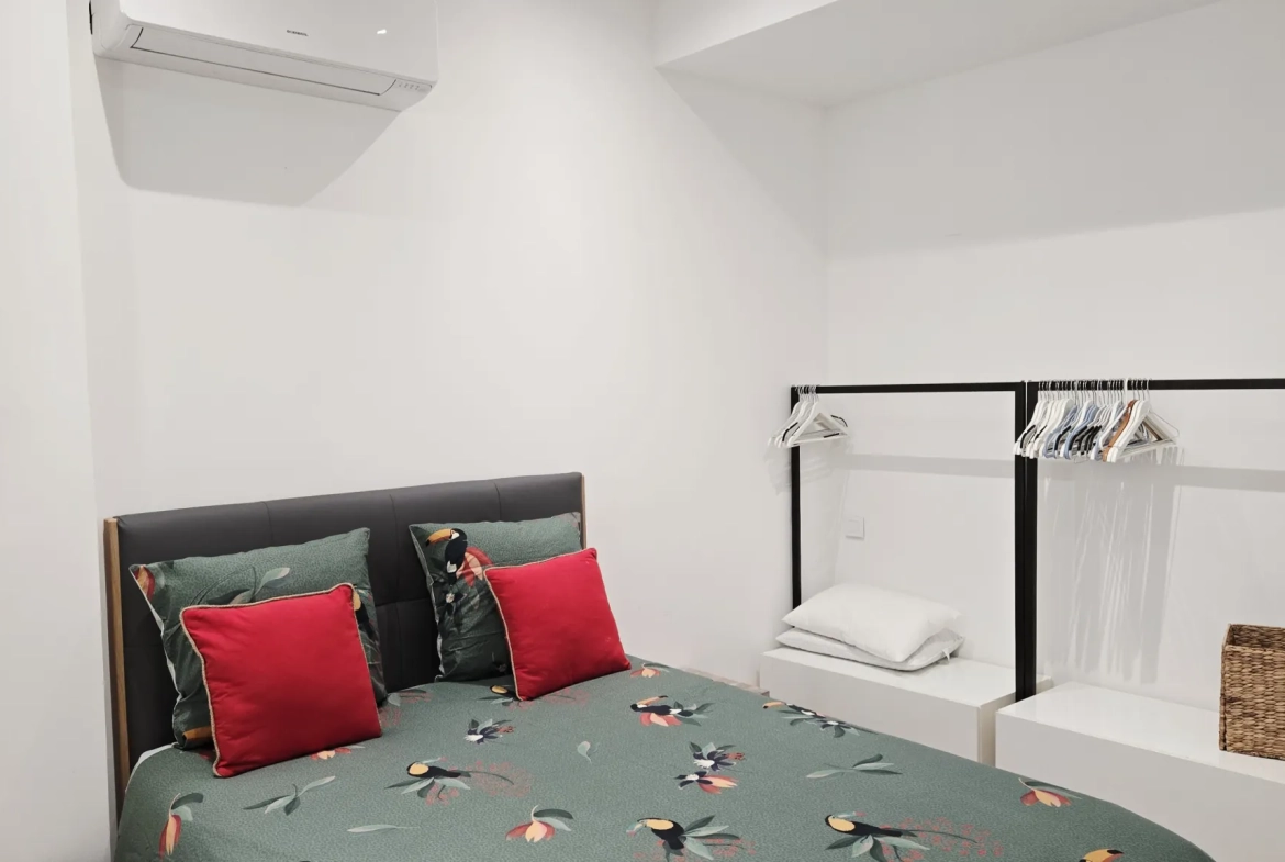 Appartement rénové de 55 m² avec terrasse au cœur de Bastide, Libourne 