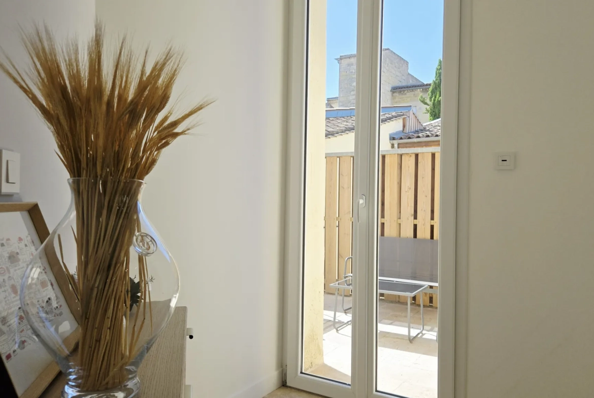 Appartement rénové de 55 m² avec terrasse au cœur de Bastide, Libourne 