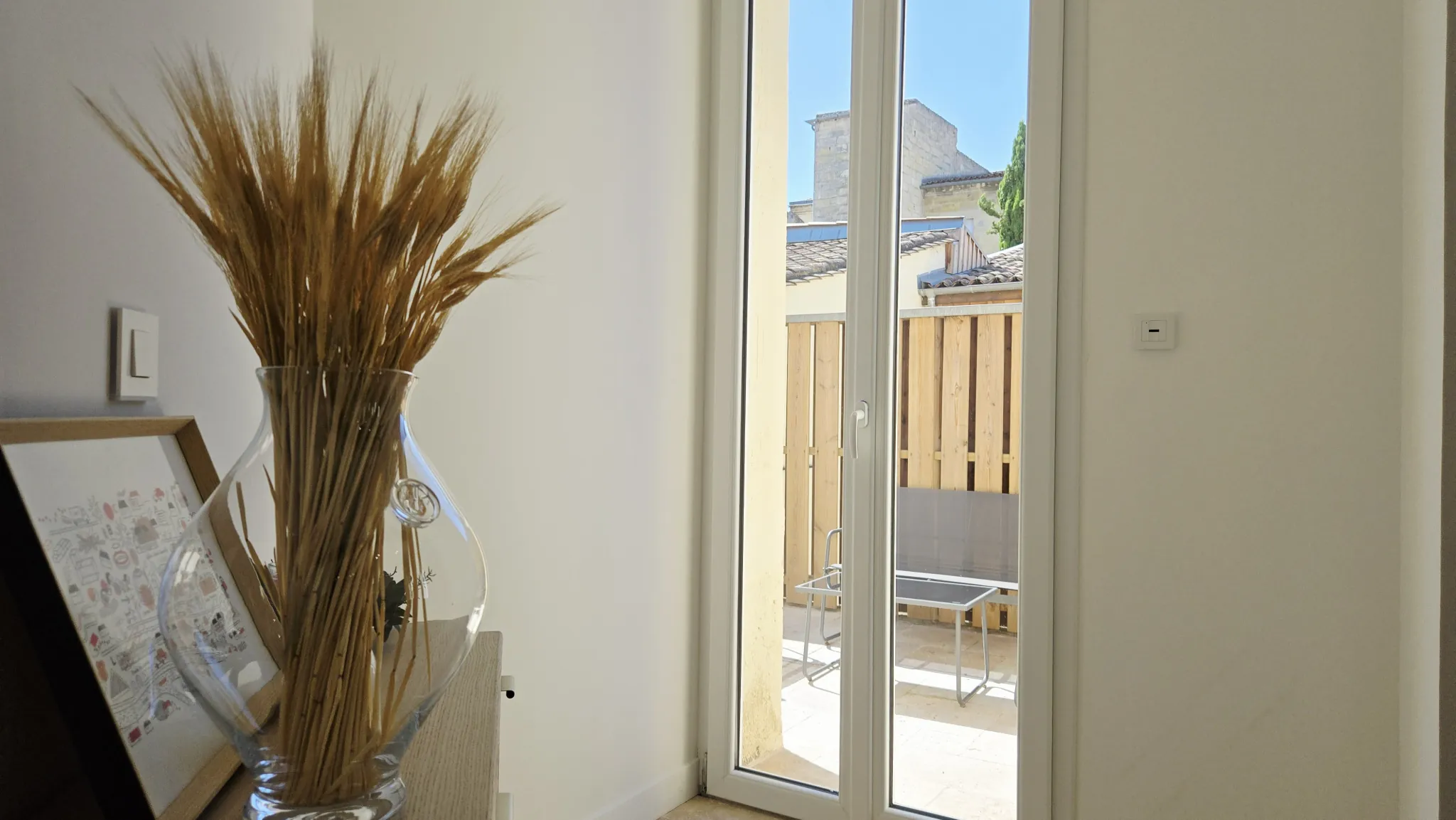 Appartement rénové de 55 m² avec terrasse au cœur de Bastide, Libourne 
