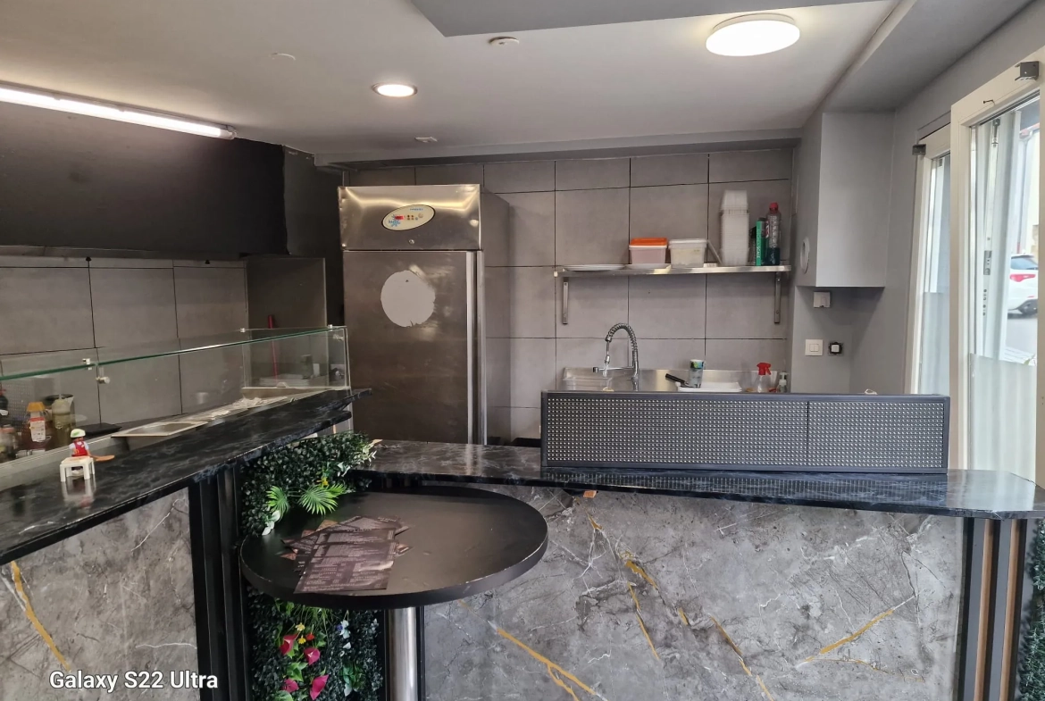 Fonds de commerce de 90 m² à Hettange-Grande avec local et appartement loués 