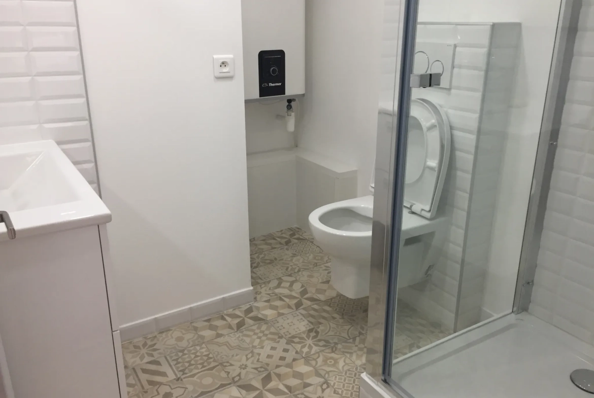 Appartement T3 traversant rénové de 46 m² à Bastia, proche du Vieux Port 