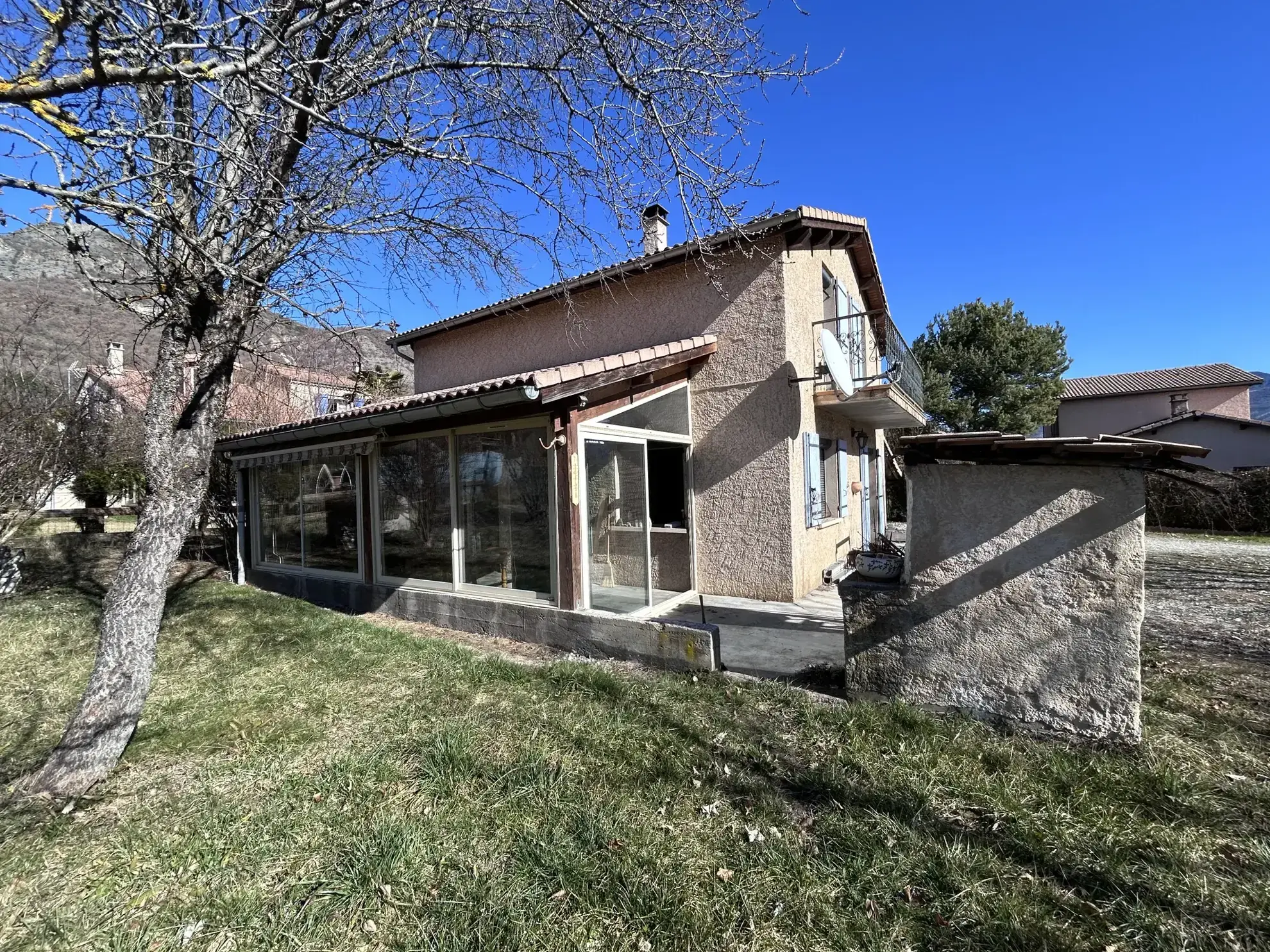 Maison familiale avec appartement indépendant à Ytrac proche Aurillac 