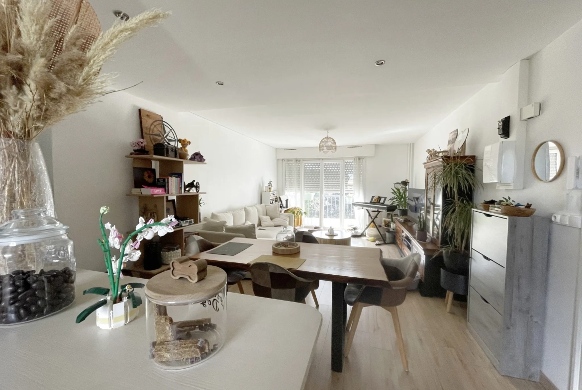 Appartement 54,83 m² proche gare sud au Mans avec cave et parking 