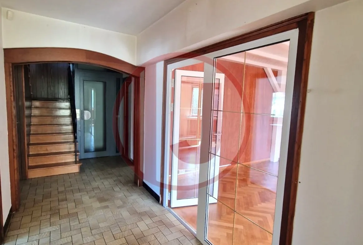 Maison spacieuse de 150 m² à Giromagny avec terrasse et potentiel locatif 