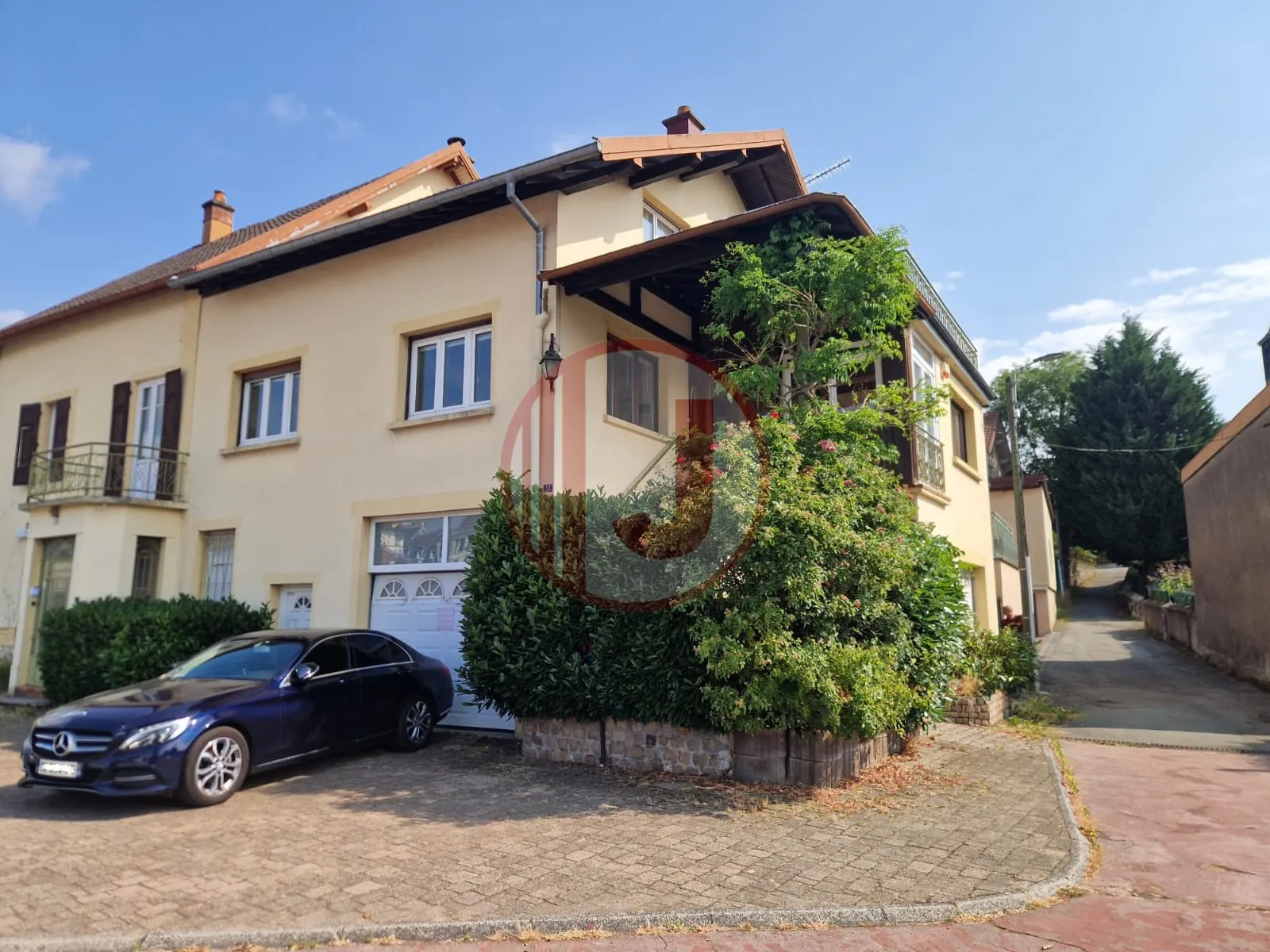 Maison spacieuse de 150 m² à Giromagny avec terrasse et potentiel locatif 