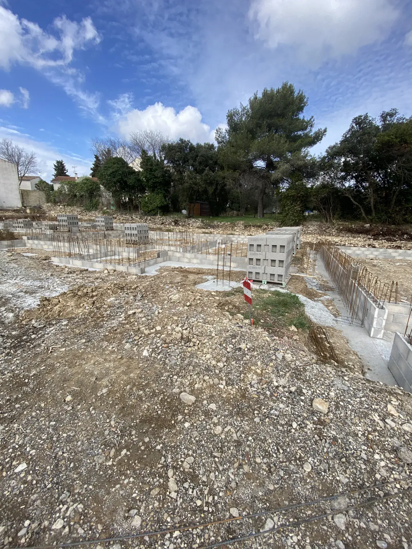Appartement T3 neuf à Aubais dans une résidence en construction avec terrasse et parking 