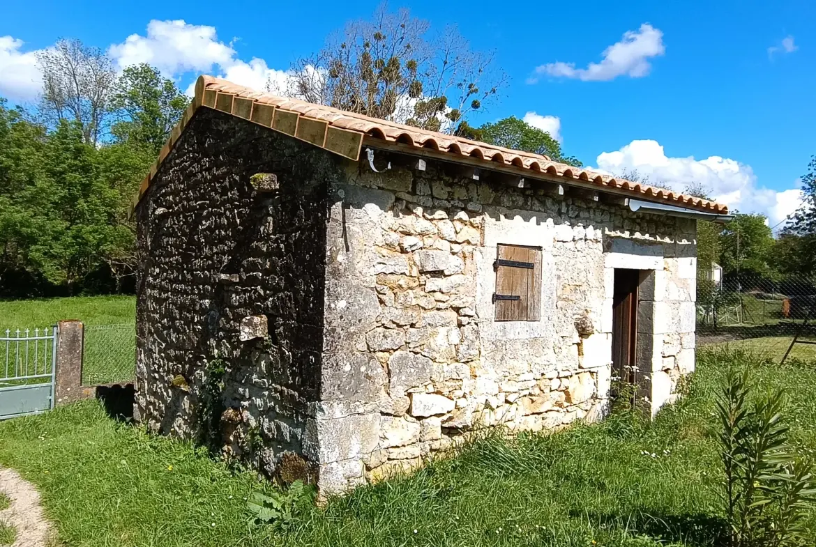 Belle maison de campagne à Thaims avec jardin, garage et 2 chambres 