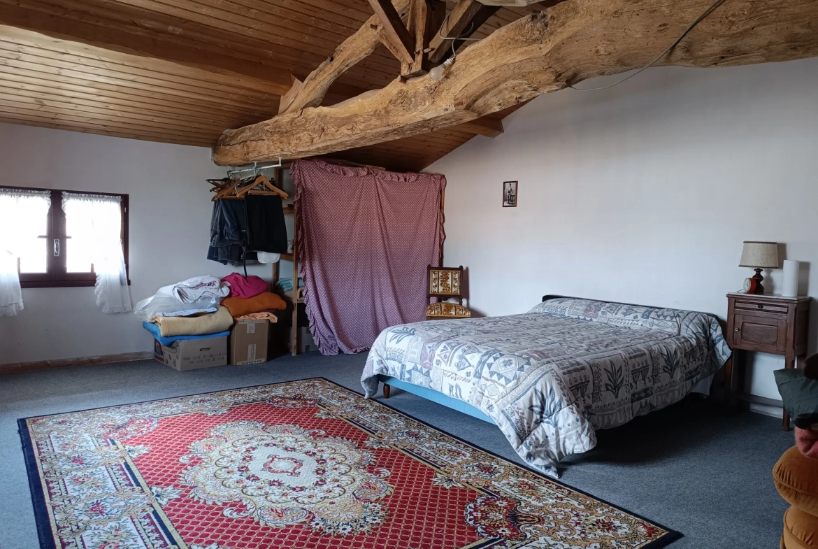 Belle maison de campagne à Thaims avec jardin, garage et 2 chambres 