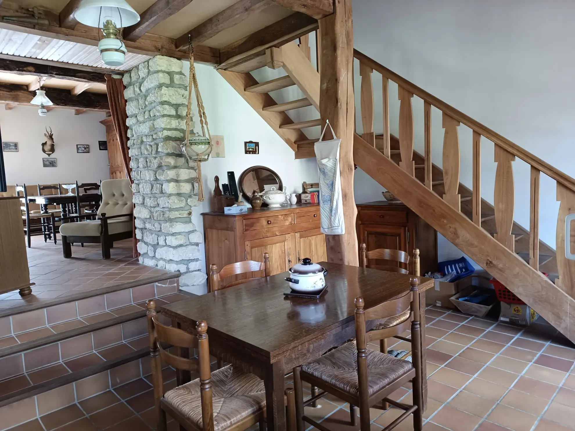 Belle maison de campagne à Thaims avec jardin, garage et 2 chambres 