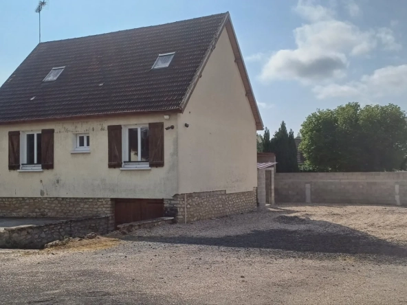 Maison à vendre à Gasny (27) avec grand terrain et potentiel d'agrandissement