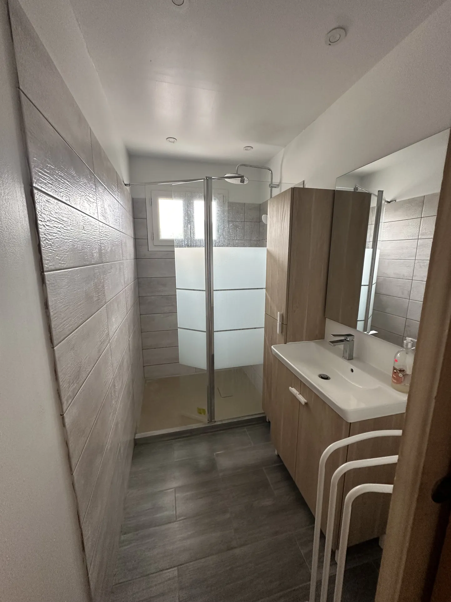 Maison à vendre à Gasny (27) avec grand terrain et potentiel d'agrandissement 