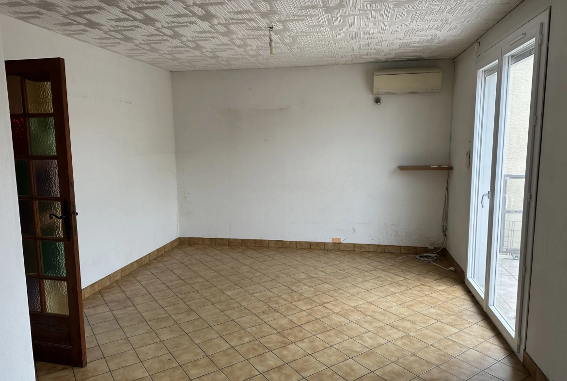 Maison à vendre à Gasny (27) avec grand terrain et potentiel d'agrandissement 