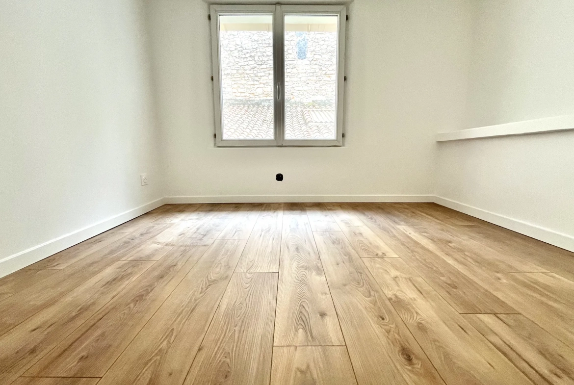 Appartement T3 duplex rénové avec cour à Nîmes, idéal primo-accédants ou investisseur 