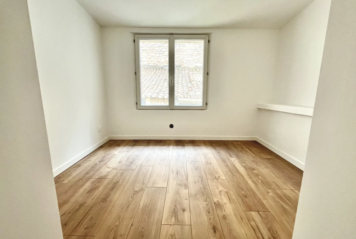 Appartement T3 duplex rénové avec cour à Nîmes, idéal primo-accédants ou investisseur 