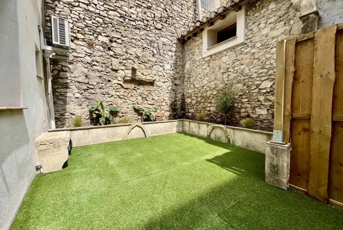 Appartement T3 duplex rénové avec cour à Nîmes, idéal primo-accédants ou investisseur 