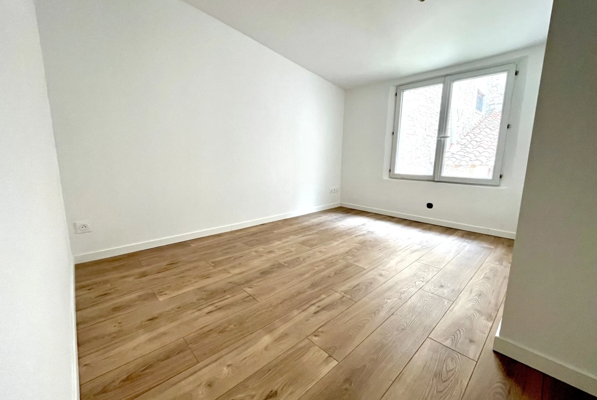 Appartement T3 duplex rénové avec cour à Nîmes, idéal primo-accédants ou investisseur 