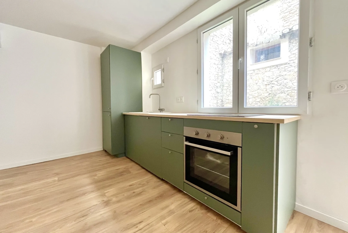 Appartement T3 duplex rénové avec cour à Nîmes, idéal primo-accédants ou investisseur 
