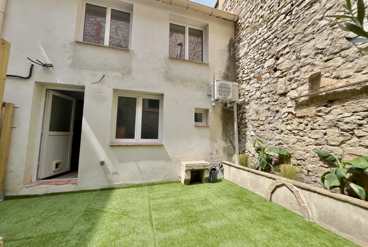 Appartement T3 duplex rénové avec cour à Nîmes, idéal primo-accédants ou investisseur 