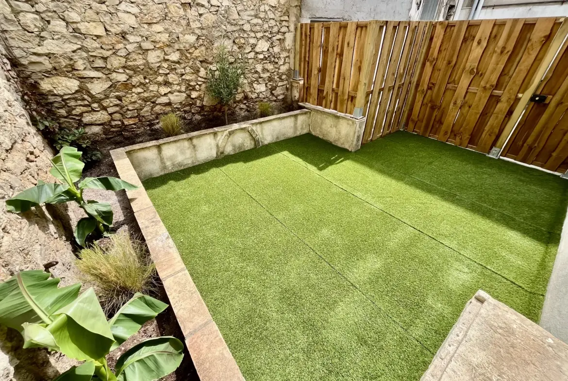 Appartement T3 duplex rénové avec cour à Nîmes, idéal primo-accédants ou investisseur 