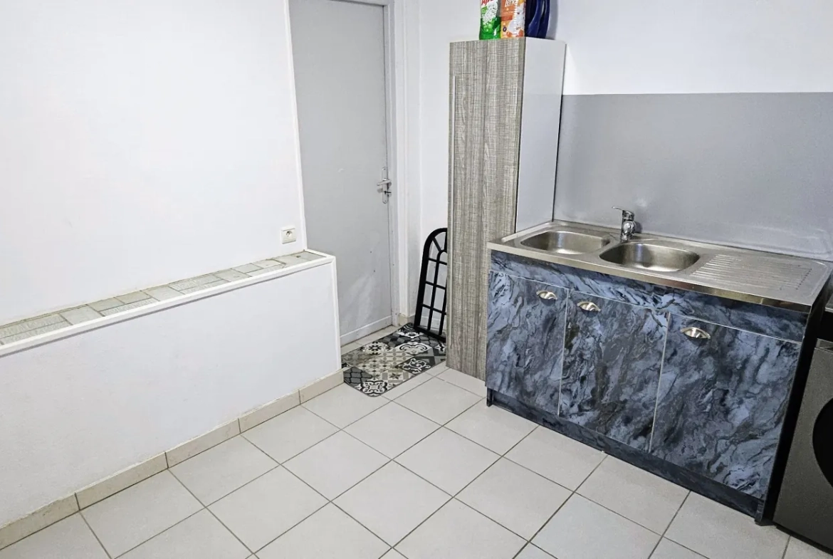 Appartement lumineux de 130 m2 à Saint-Vit avec terrasses et parking privé 