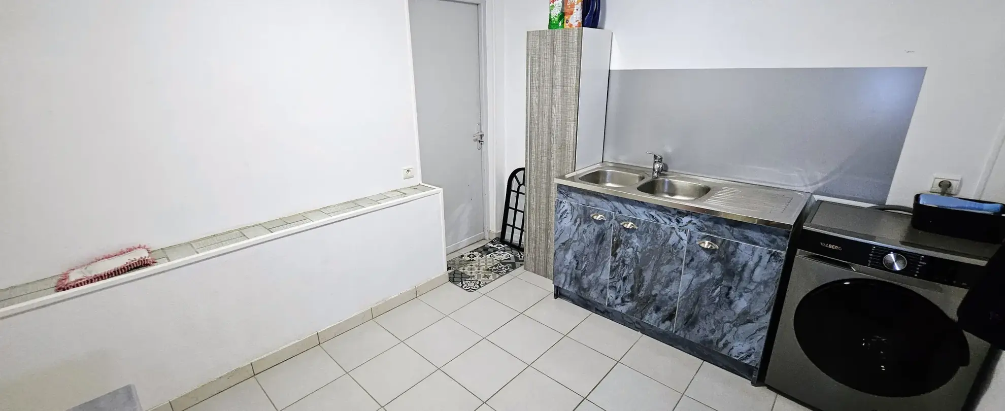 Appartement lumineux de 130 m2 à Saint-Vit avec terrasses et parking privé 