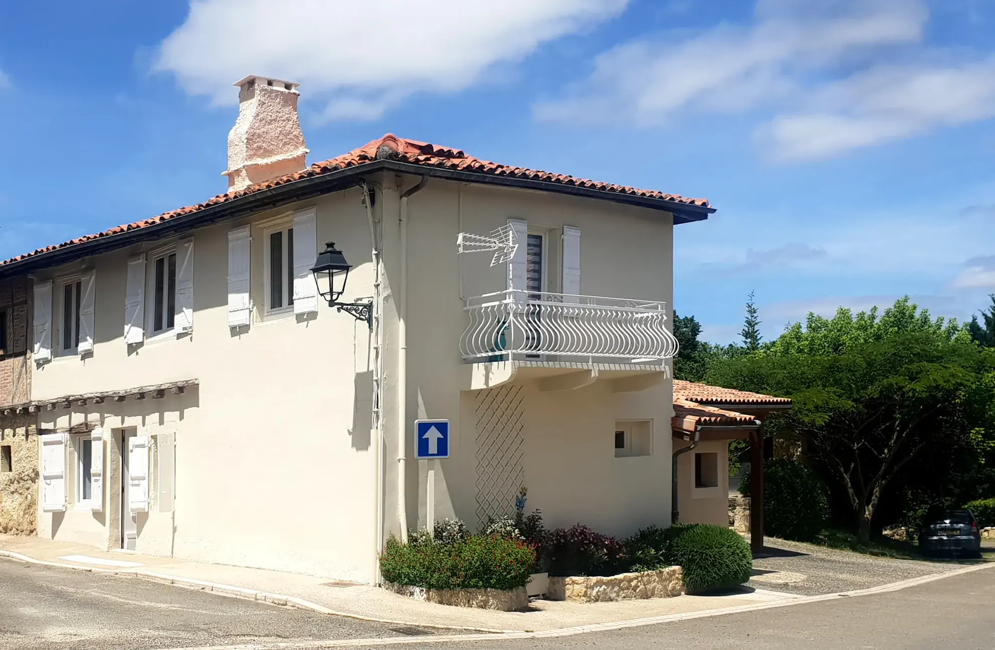 Maison rénovée de 80 m² à Castelnau d'Arbieu - Vente interactive 