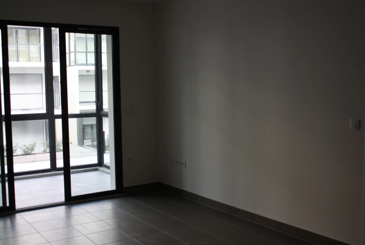 Appartement 2 pièces lumineux avec parking à Bordeaux - Disponible fin décembre 