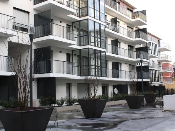 Appartement 2 pièces lumineux avec parking à Bordeaux - Disponible fin décembre
