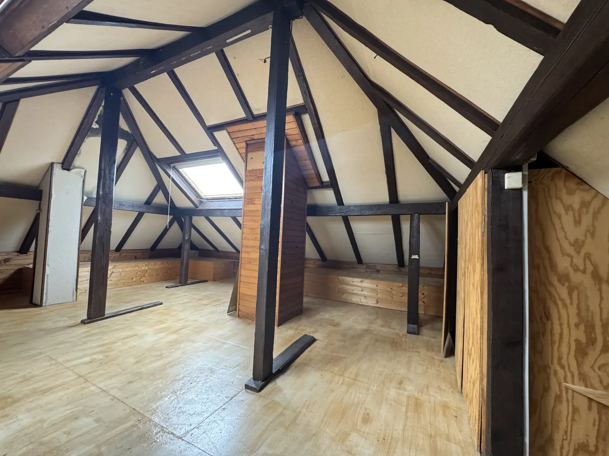 Appartement duplex à rénover à St Louis, 76 m², idéal projet personnalisé 