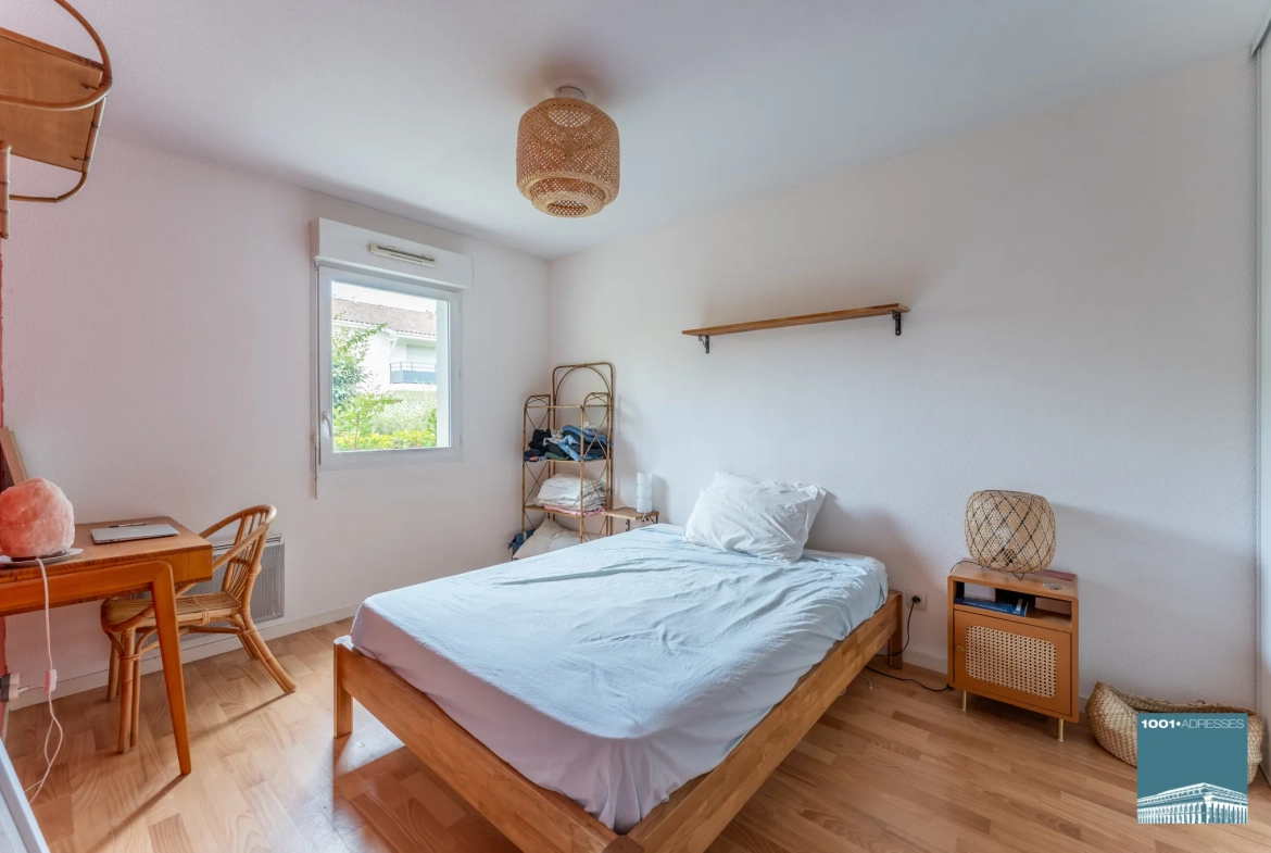 Appartement T2 à Mérignac avec terrasse et stationnement privé – Excellent état 