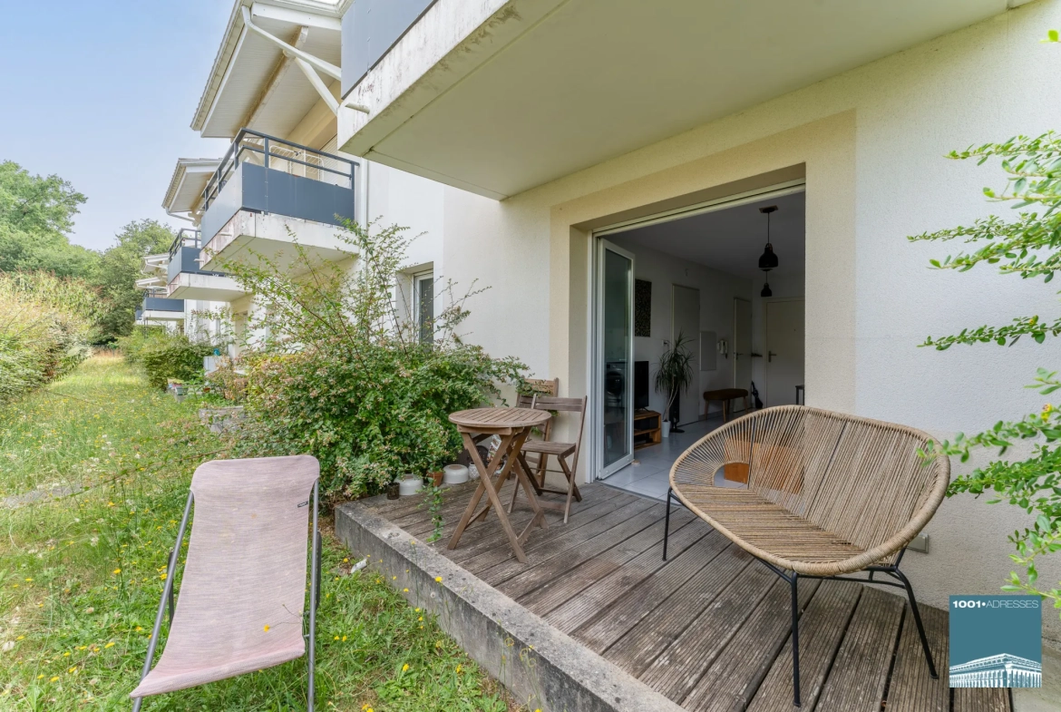 Appartement T2 à Mérignac avec terrasse et stationnement privé – Excellent état 