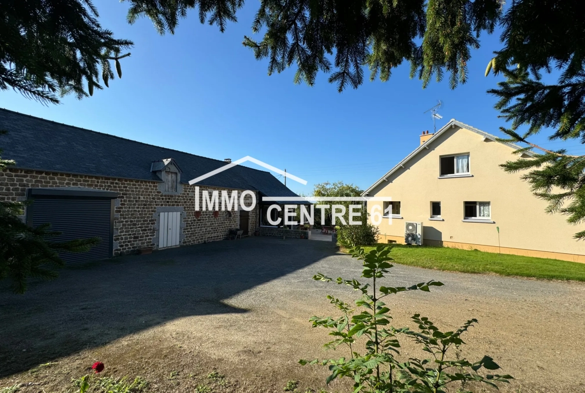 Maison avec dépendances, terrain arboré à La Ferté Macé - 110 m² 