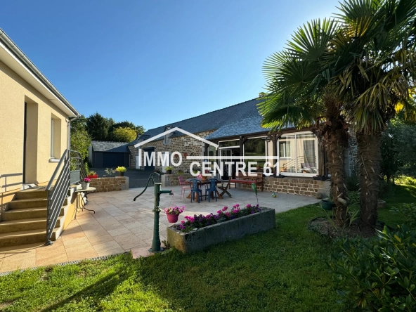 Maison avec dépendances, terrain arboré à La Ferté Macé - 110 m²