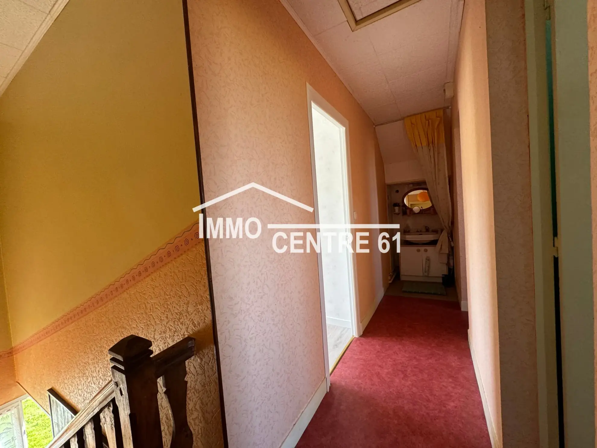 Maison avec dépendances, terrain arboré à La Ferté Macé - 110 m² 