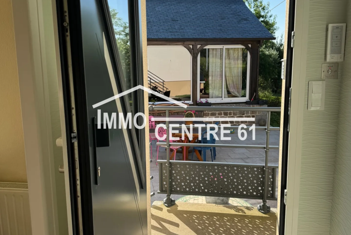 Maison avec dépendances, terrain arboré à La Ferté Macé - 110 m² 
