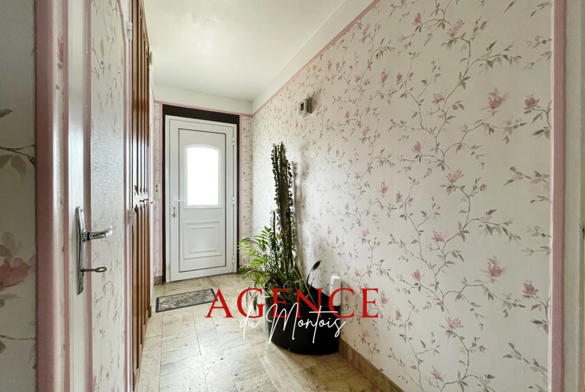 Maison à Bray-sur-Seine avec jardin clos, 2 chambres, à rénover, proche commodités 