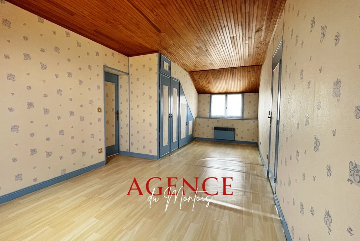 Maison à Bray-sur-Seine avec jardin clos, 2 chambres, à rénover, proche commodités 